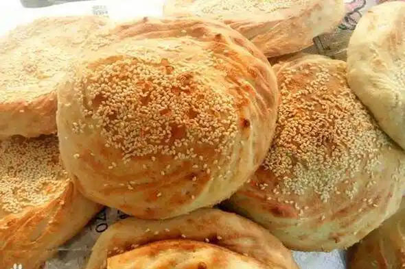 今天给大家分享一款五香烧饼,外酥里软,非常好吃,_面团_蛋糕_饼干