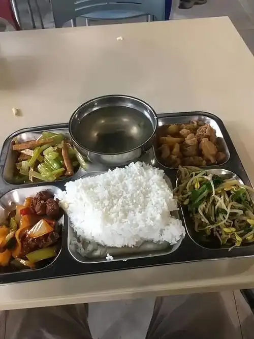 事业单位食堂伙食怎么样饭菜照片流出与想象当中不一样