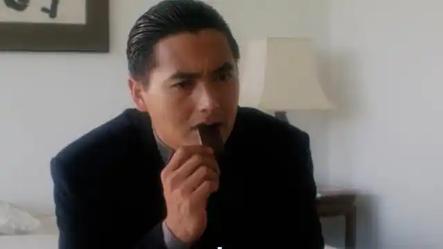 周润发在《赌神》中设计的动作成了经典,用的道具也火了几十年