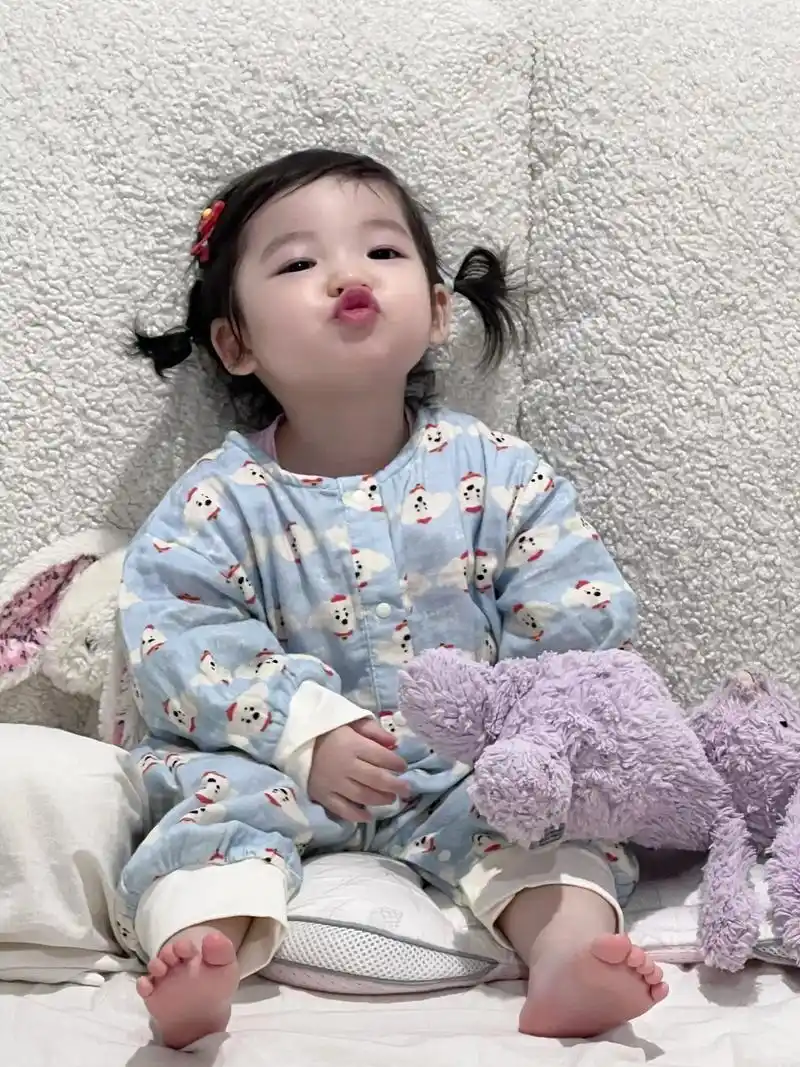 这是哪位嘟嘴的小姑娘啊～#可爱#壁纸#jellycat#骗你