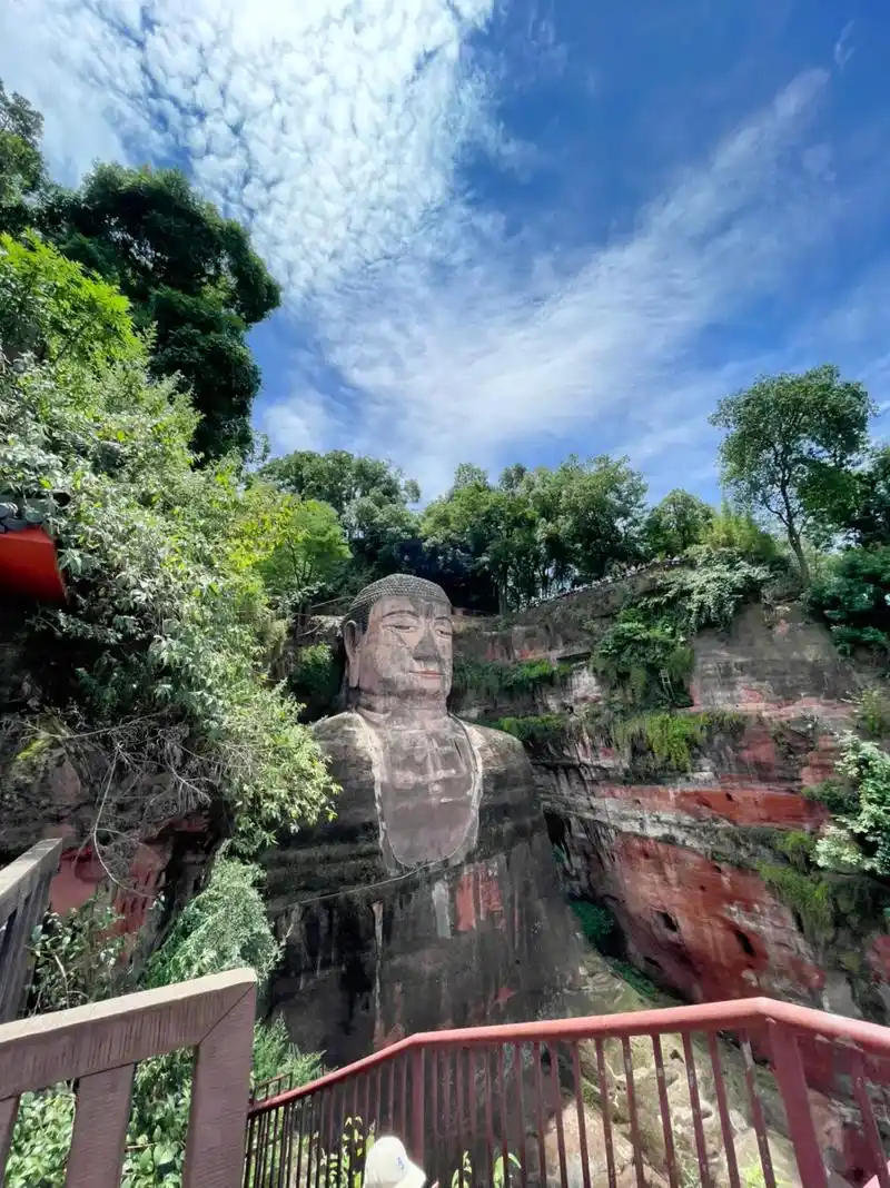 世界文化遗产 #我要上热门76 #乐山大佛 人生就是一次充满 - 抖音