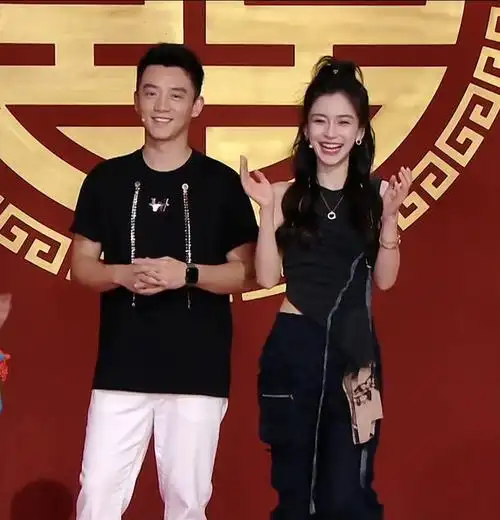 之后angelababy离婚,郑恺和苗苗结婚,两人的绯闻逐渐淡了下去.