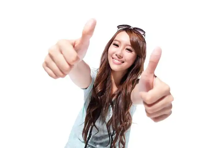 竖起大拇指的微笑女生白底素材加油点赞点赞手势