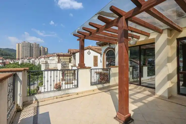 主人房外大露台