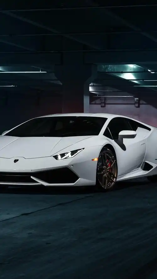 iphone 壁纸 飓风队兰博基尼超级跑车的白色