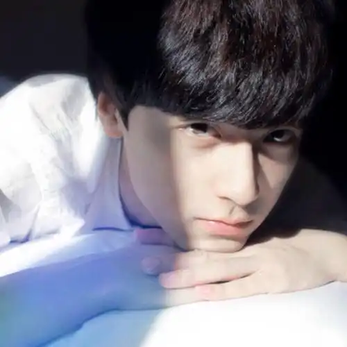 男头帅哥男神白衬衫萌可爱