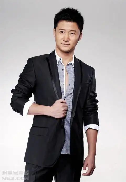 帅哥照片武打明星吴京帅气西装照13帅哥猛男文章小虾米