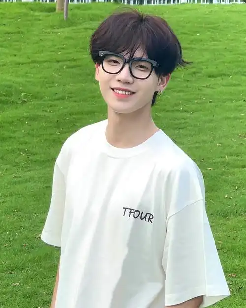 少年感帅哥穿搭