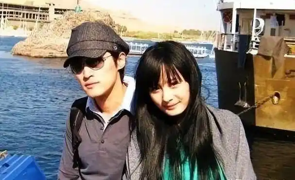 胡歌老婆客串《繁花》引争议,长相遭网友吐槽,跟历届女友没法比