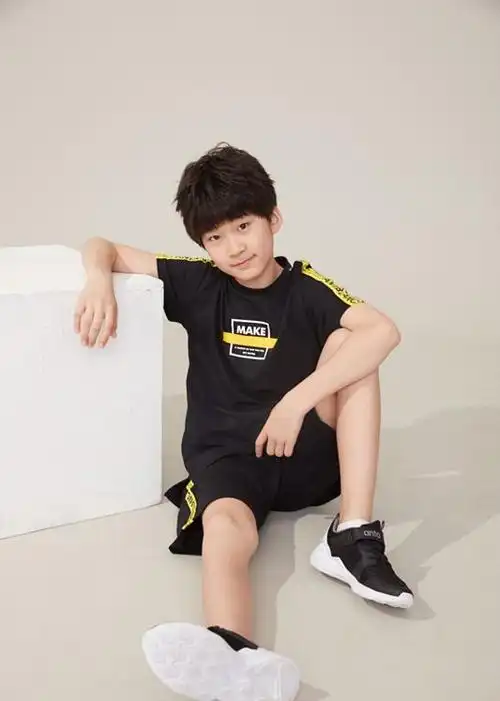 男模张亮之子张悦轩是天天现在的认证,不过将来天天肯定能胜于蓝