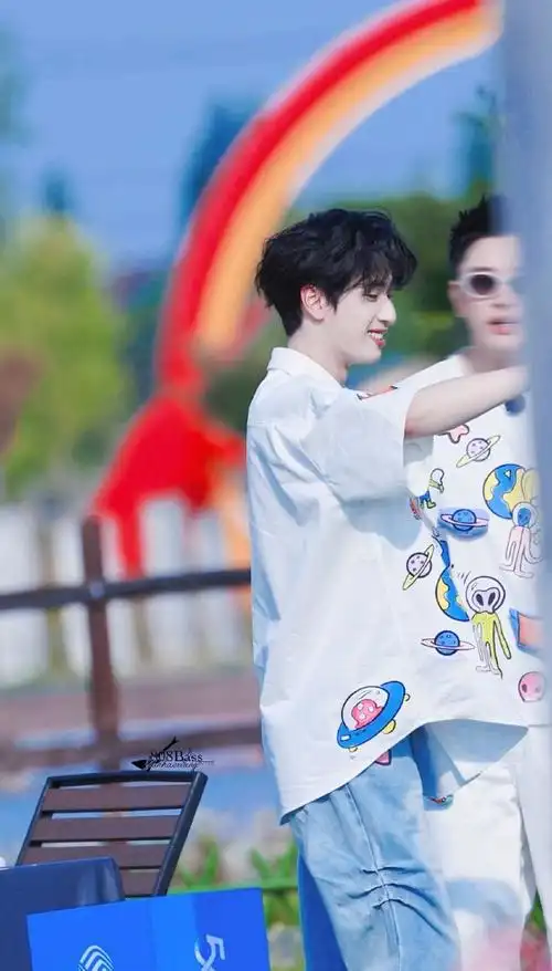 严浩翔 极限挑战##宋亚轩严浩翔贺峻霖跳晚安大小姐