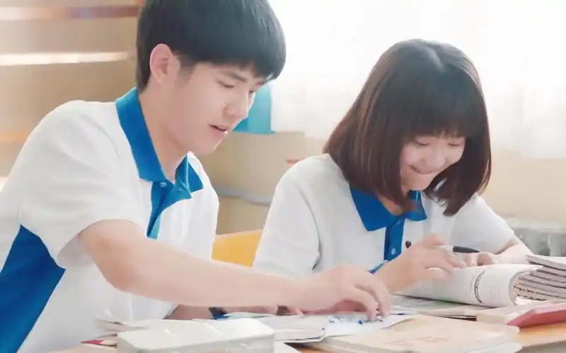 《最好的我们》耿耿余淮唯美剧照图片桌面壁纸高清大图预览1440x900