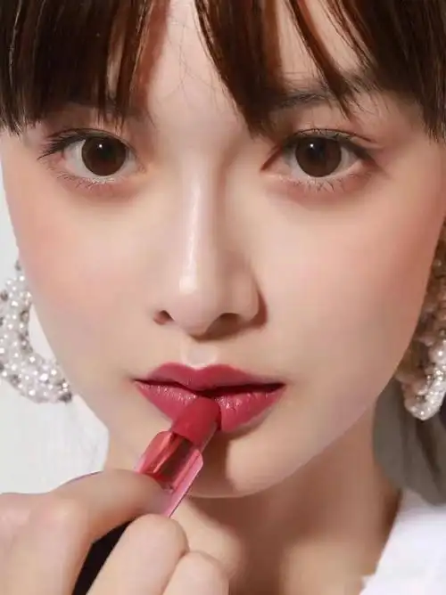 女人连续涂十年口红我们的嘴唇会是什么状态