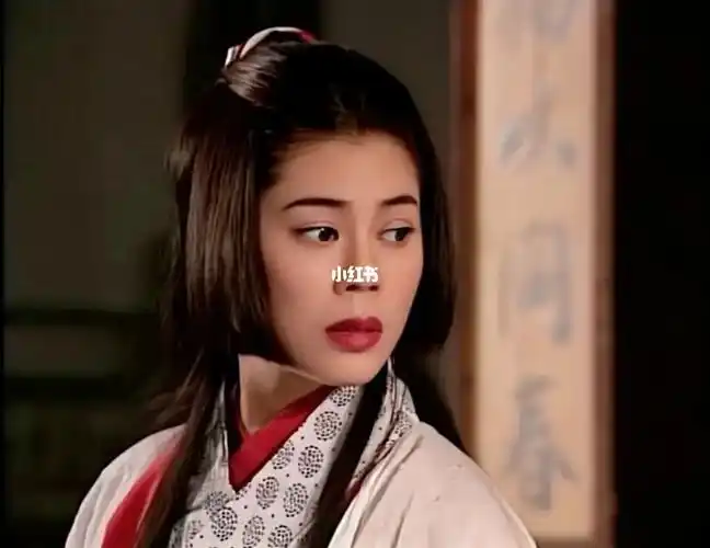 感觉很多人嫌弃梁佩玲的任盈盈,但我挺喜欢