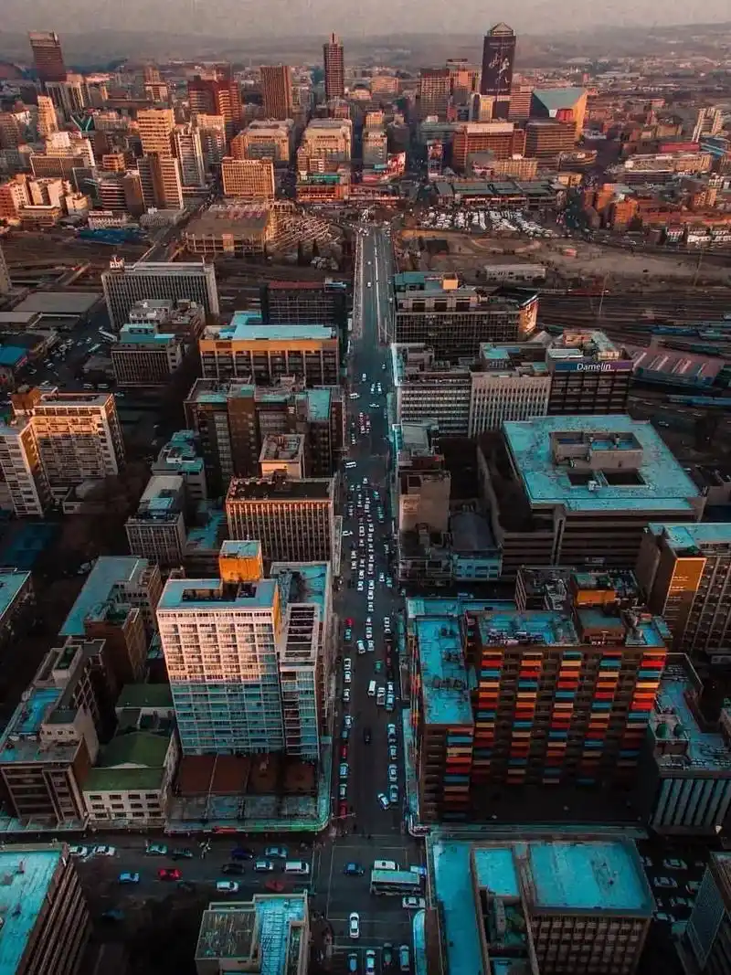 约翰内斯堡 南非第一大城市,著名的"黄金之城",是南非共和国 - 抖音