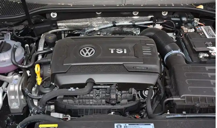 大众迈腾是一款中型轿车,一直以来都是市场上的热门车型,凭借着沉稳