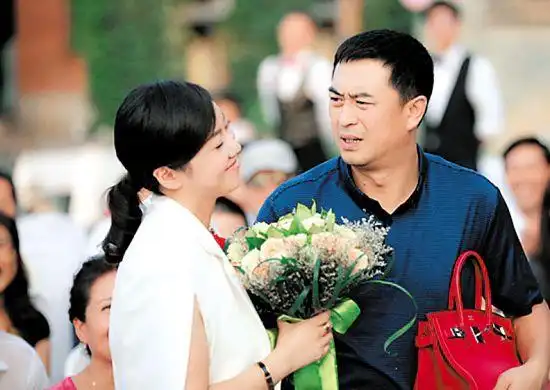 一仆二主开播闫妮张嘉译上演主仆恋