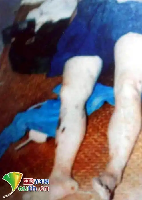 四川一离奇死亡女子遗体不腐 父母守尸16年