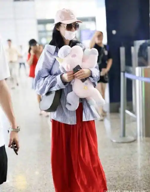 张馨予被传怀孕,工作人员否认,原来是张馨予私下太随意惹的祸_生活