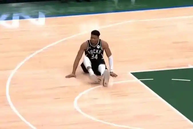 原创字母哥拉伤离场雄鹿仍轻取绿军双探花36分贝弗利2010成奇兵