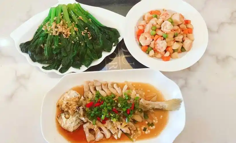 中秋节一人食午餐,一素两荤一碗饭,家常做法,摆个盘就高大上了_菜心