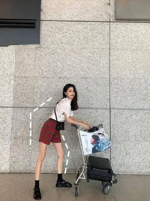 拍照姿势:机场候机拍照攻略