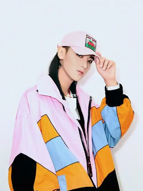 黄子韬长发高马尾变装女孩可还行