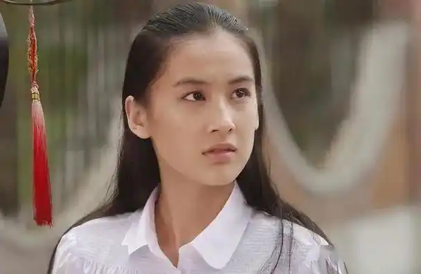 回顾黄圣依嫁入豪门隐藏8年和杨子结婚17年她过得幸福吗