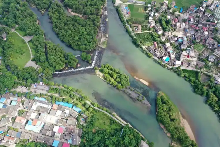 2019年6月30日,广西兴安县灵渠(无人机照片).图|新华社记者 周华 摄