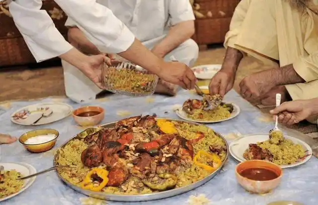 巴基斯坦姑娘来中国旅游:吃饭时点了道菜,直接愣住了