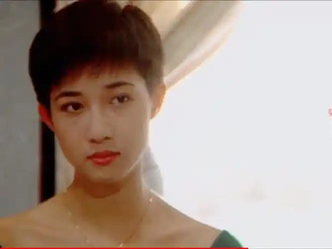 才知道吴绮莉年轻的时候真美,漂亮的花朵就招引蜜蜂了,最近她状态不错