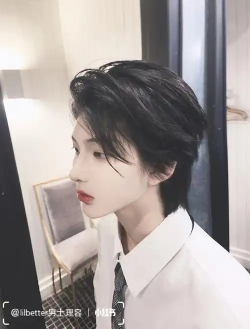 关于短发女生快速搞定出门的中性发型分享