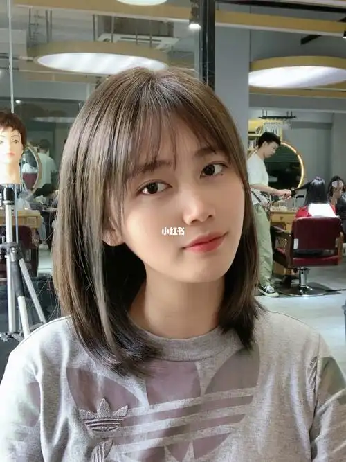 而且很减龄呢 ,现在最火的初恋发,齐肩发哦6015#东莞建豪发型分享