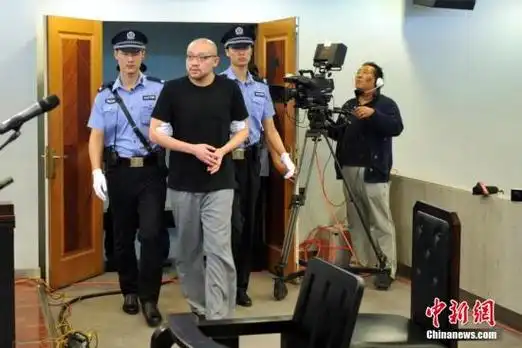 当日,李代沫容留他人吸毒案在北京市朝阳区人民法院开庭审理.