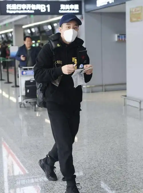 房祖名近况曝光整个人胖了一圈再陷丑闻后眼神无处安放