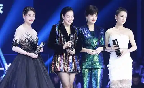 四美同台,赵雅芝周海媚钟丽缇黄圣依比美,各有春秋