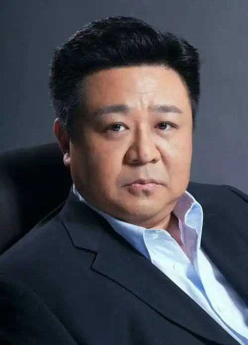 从胖小子到影帝:梁冠华用实力打破中年男演员的刻板印象