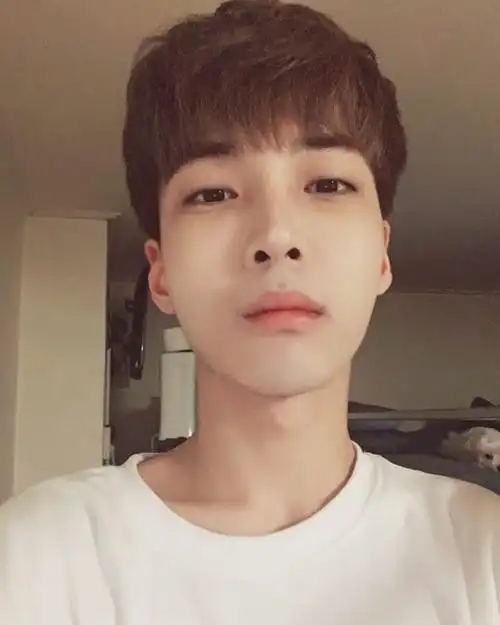 韩国小鲜肉真实帅哥照片帅哥头像无水印