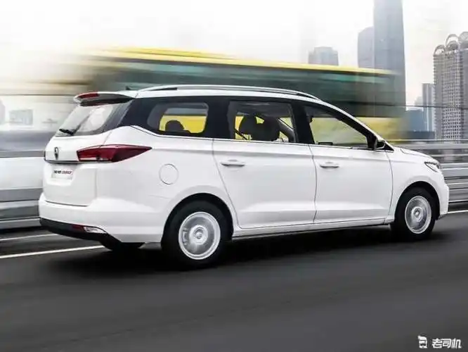 又一款家用神车宝骏6座mpv来袭6万块到手国人纷纷点赞