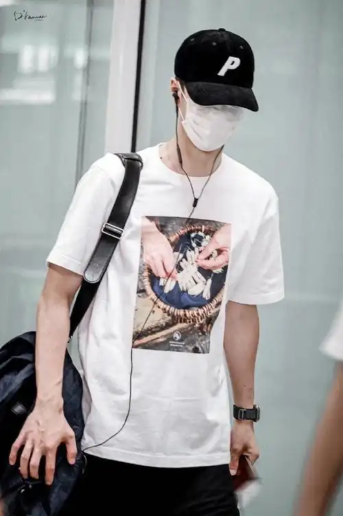 王一博出发日本机场饭拍##王一博出发日本机场照