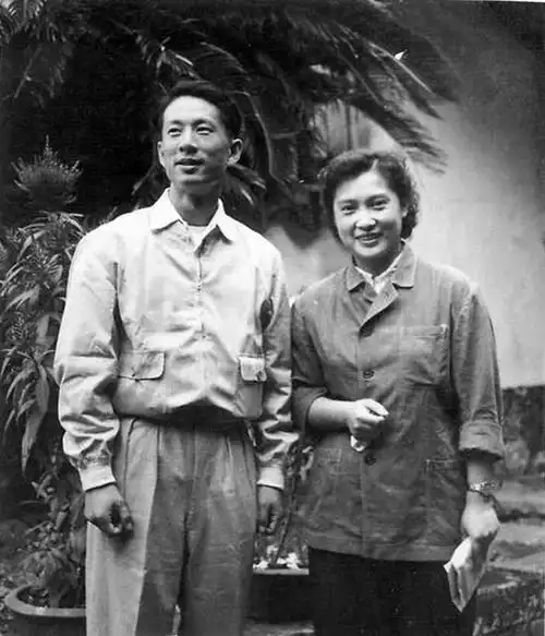 冯喆黄宗英(记得《南征北战》高营长冯喆吗?