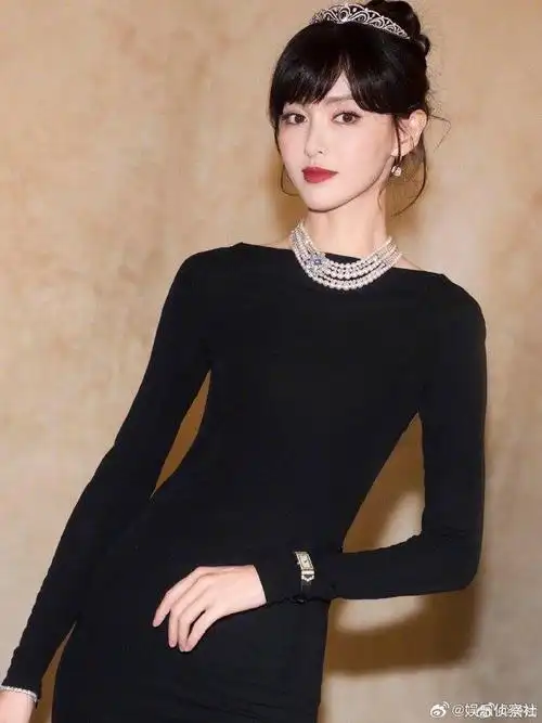 好美的唐嫣骨相质感在线这身材线条好a谁看了不说一句好喜欢