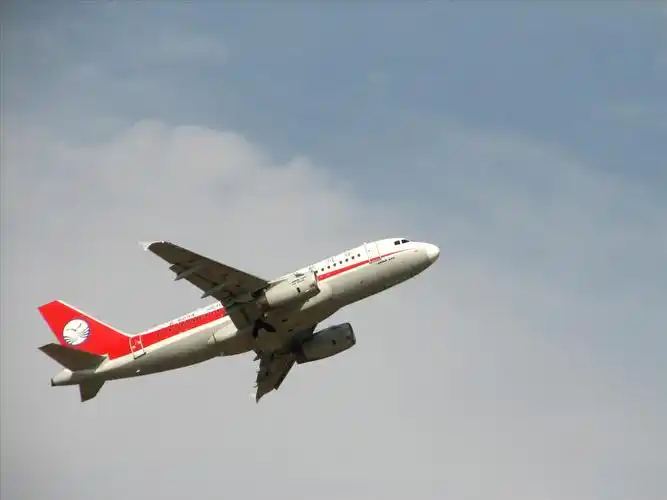 我去二跑道看到了起飞的飞机.