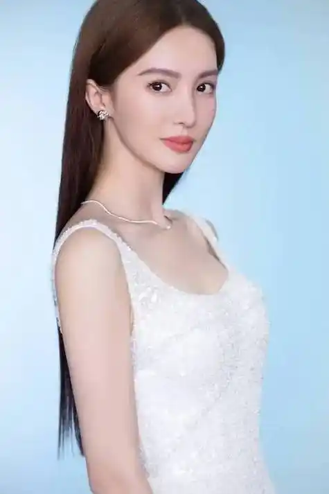 著名演员「金晨」经纪公司