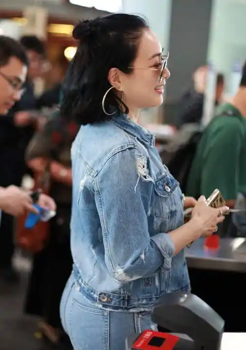 大龄女生想学穿搭,看这里,钟丽缇教你时尚又减龄的穿搭技巧_显得_造型