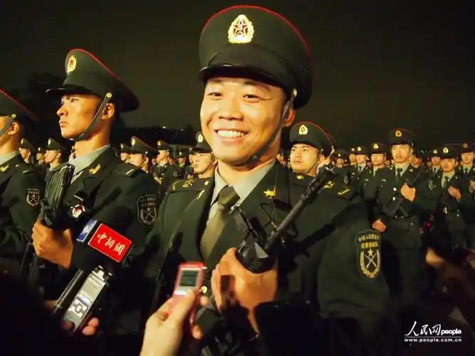 (摄影:曹海扬)人民网香港11月25日电 根据《中华人民共和国香港特别