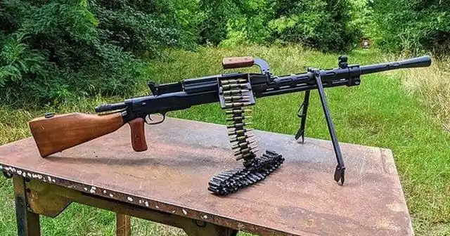 曾作为苏联陆军主力装备在二战中征战,它作为轻机枪在当时是合格的,是