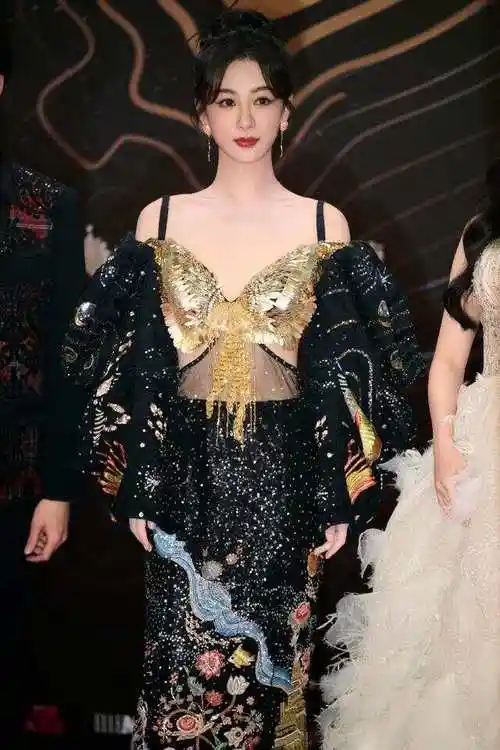 真正的百花齐放看了10位女星的红毯造型才明白为啥叫明星