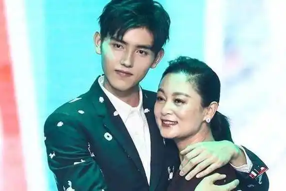 在已经出道的星二代中,陈凯歌的儿子陈飞宇,欧阳龙傅娟的女儿欧阳娜娜