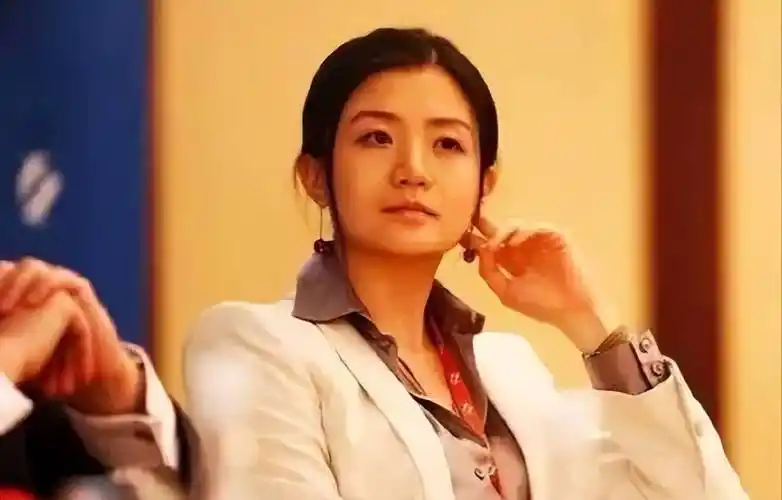 原创90后第一女富豪纪凯婷爱上比她小5岁的穷小子交往多年未成婚